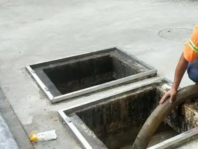 梅江化粪池清理