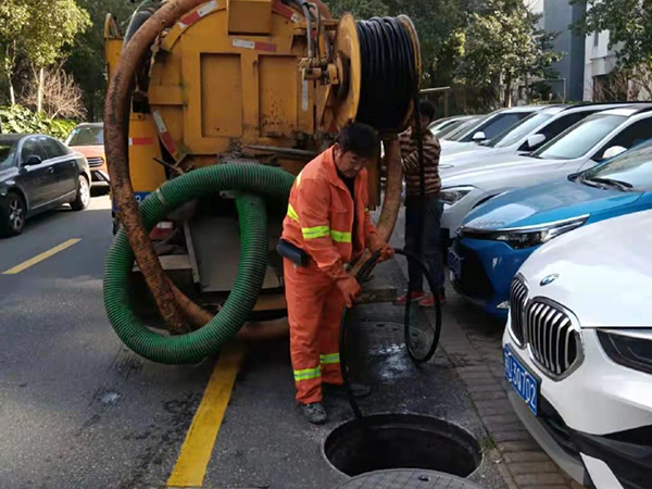 梅江排污管道清淤