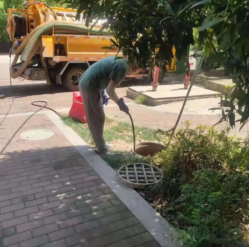 梅江市政排污管道清淤疏通——专业团队，让您全程省心！